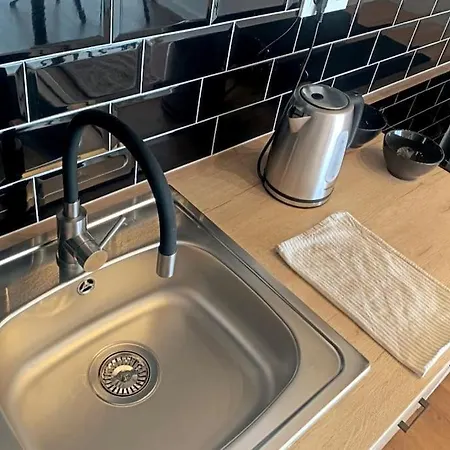 Moderna Casa De Invitados Con Terraza Y Piscina Appartamento
